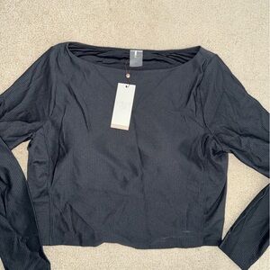Calia- NWT cropped ribbed long sleeve athleisure top. With built in bra XXL